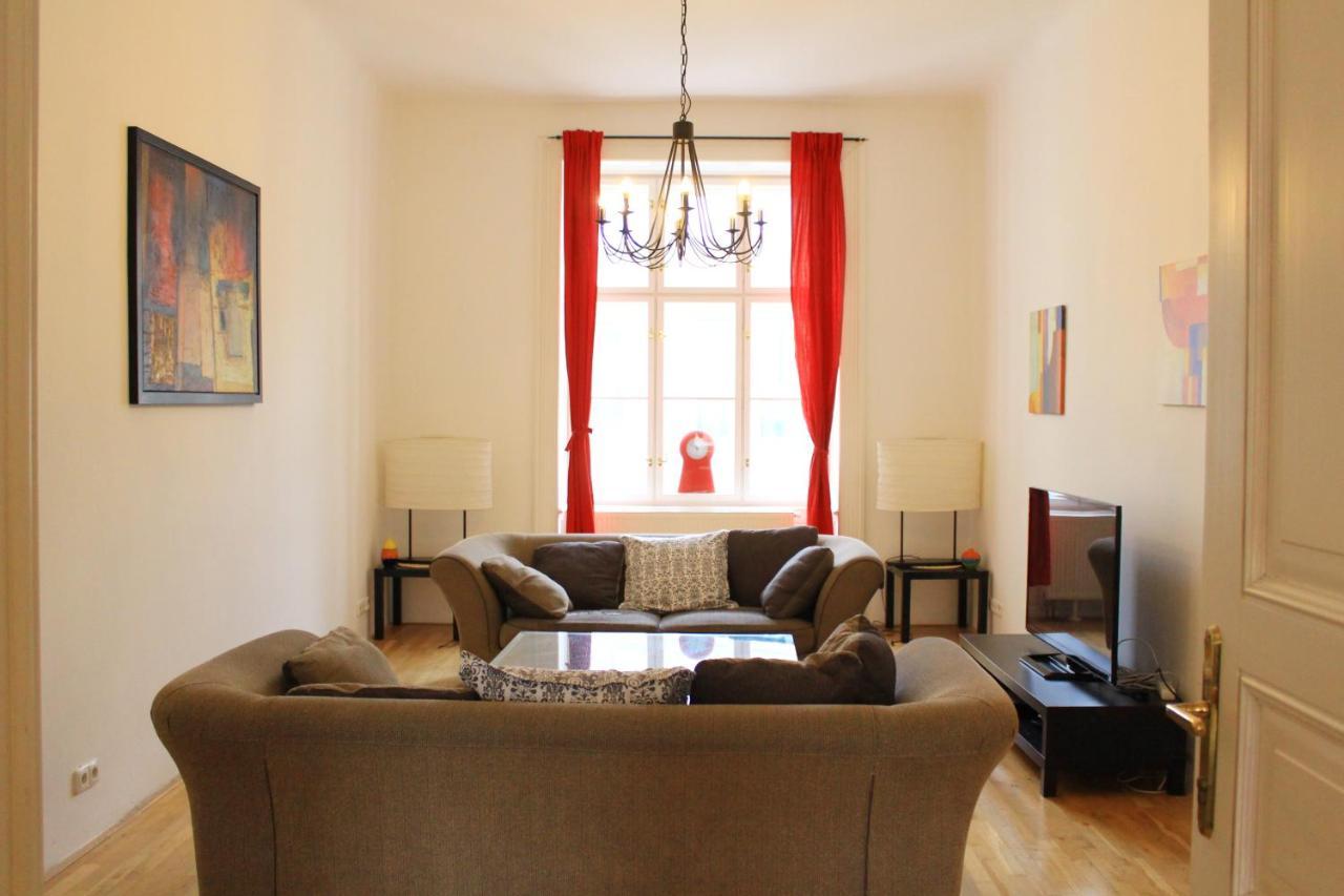 Beautiful Apartments In The City Center Praga Esterno foto