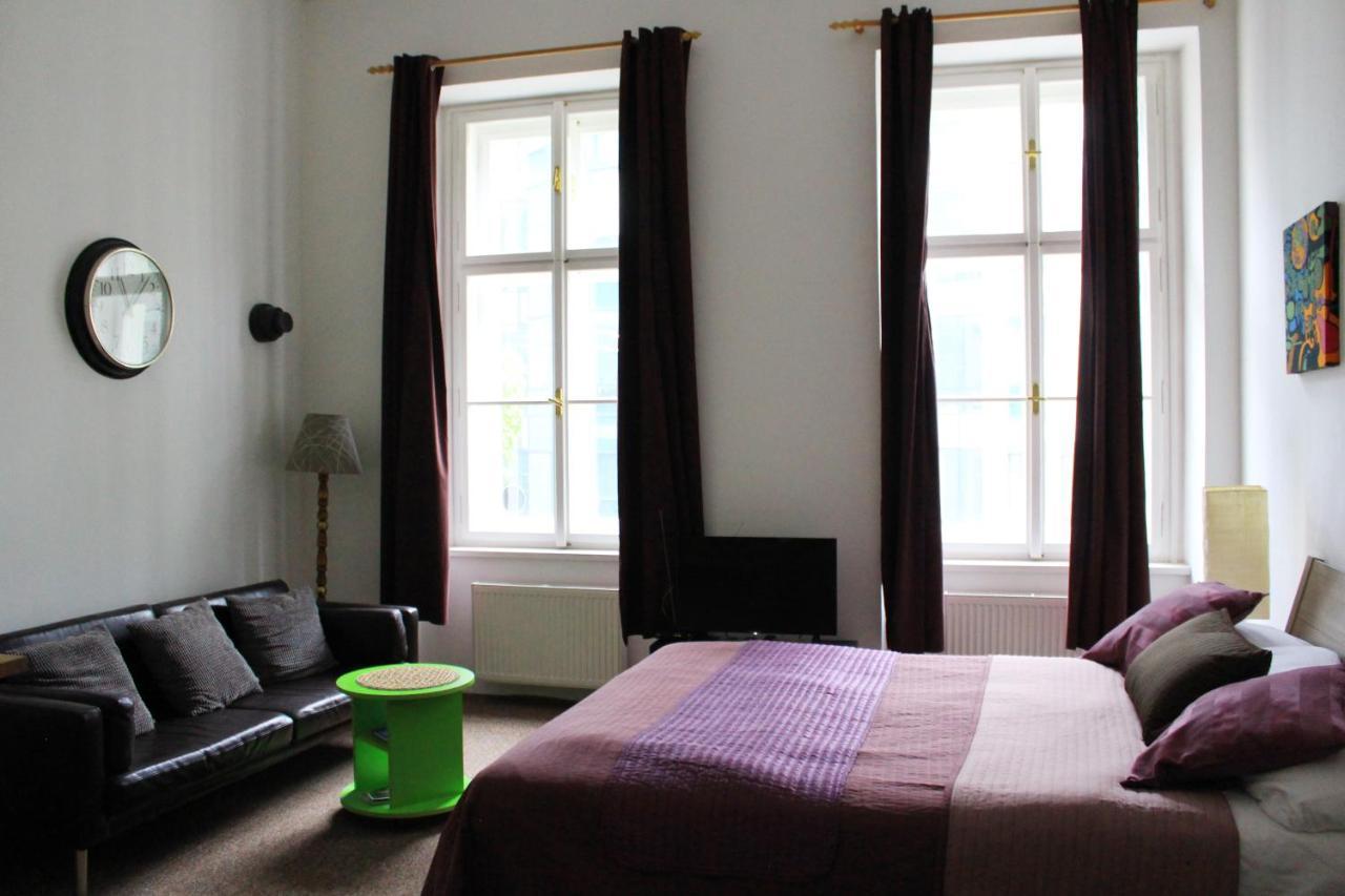 Beautiful Apartments In The City Center Praga Esterno foto