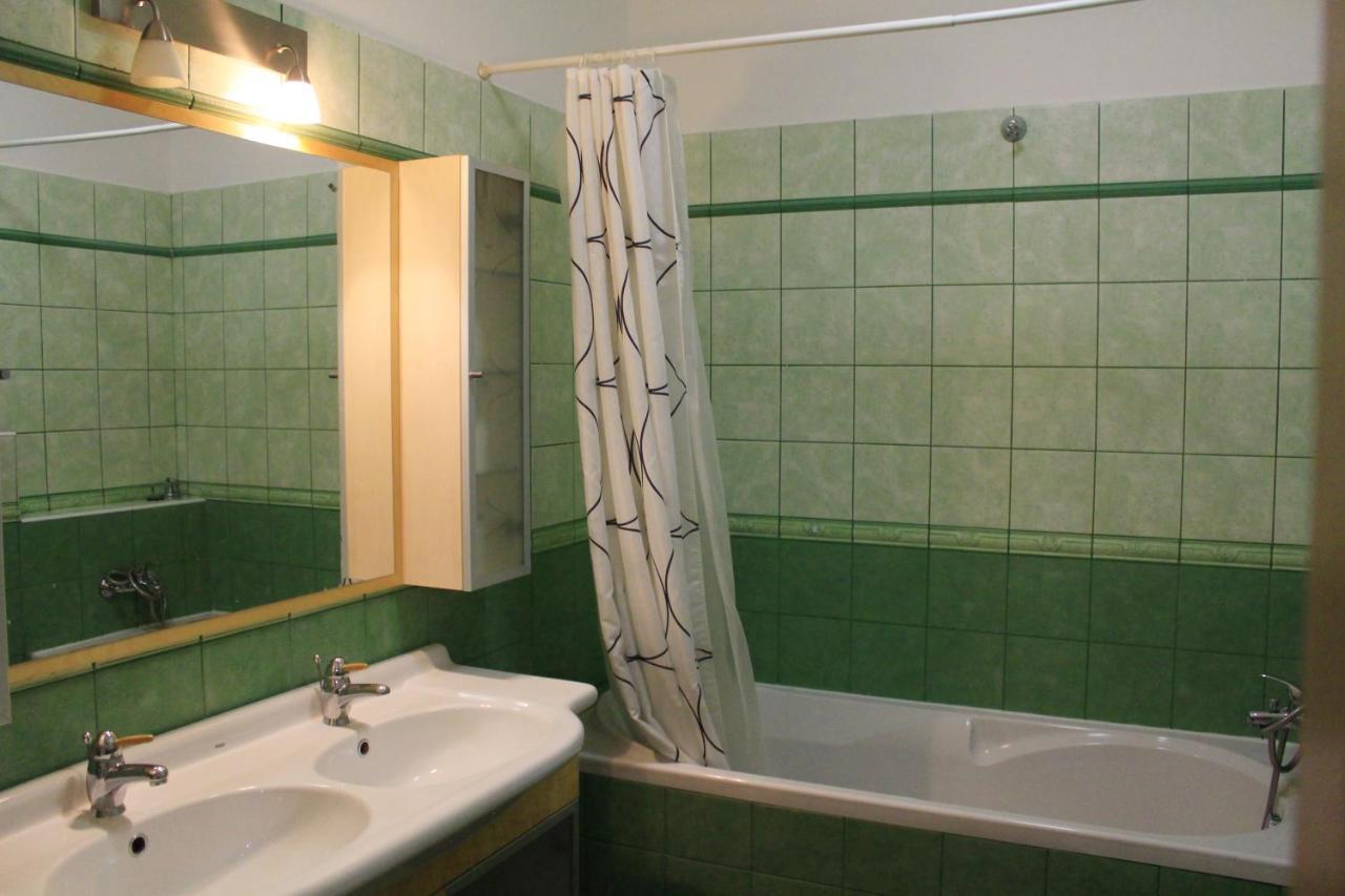 Beautiful Apartments In The City Center Praga Esterno foto