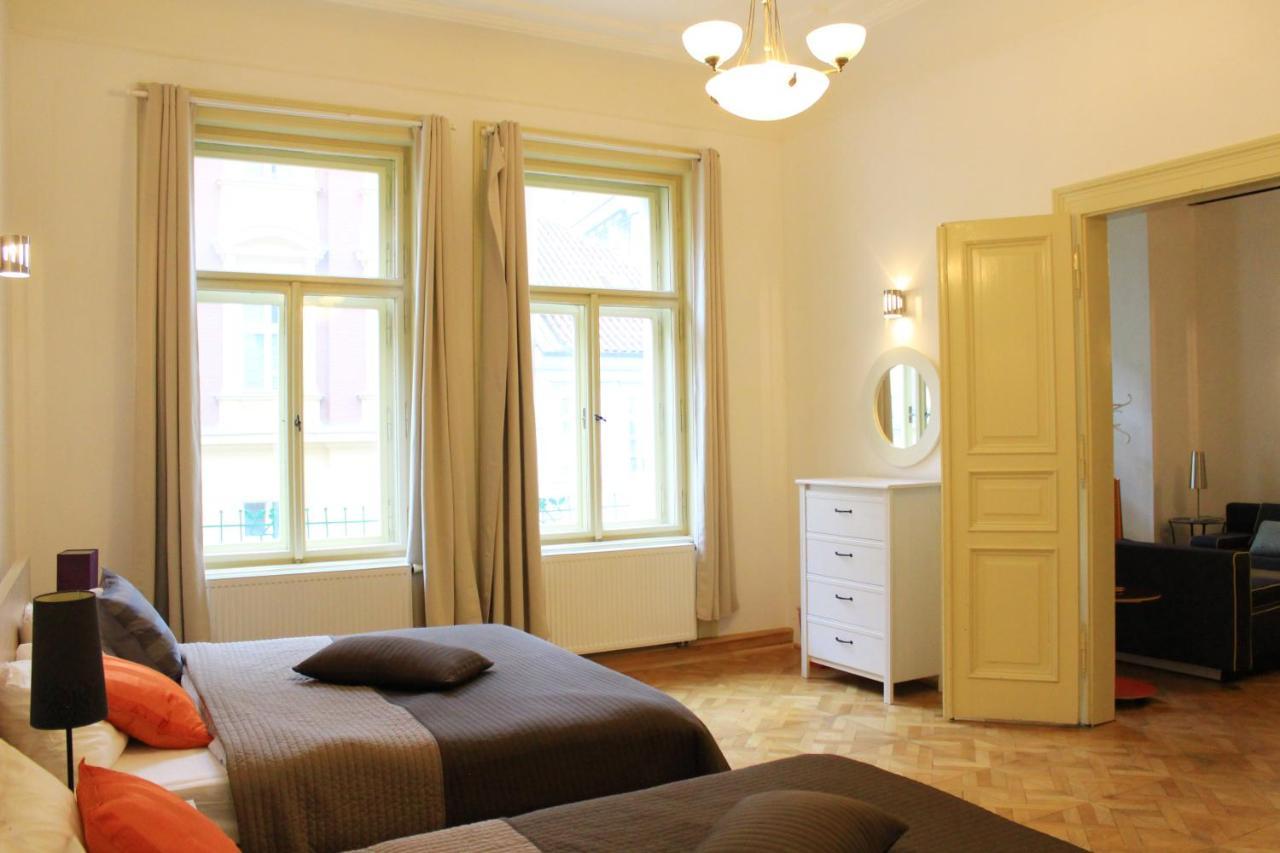 Beautiful Apartments In The City Center Praga Esterno foto