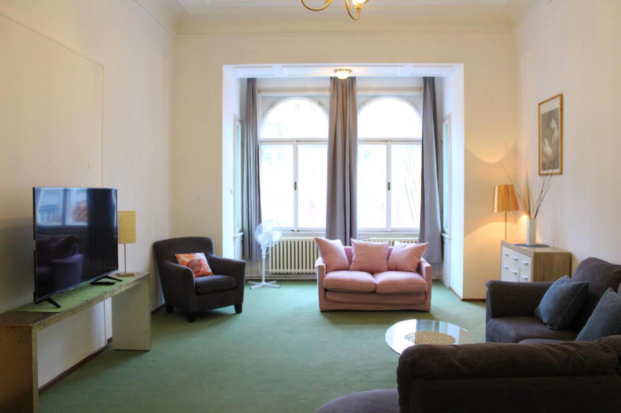 Beautiful Apartments In The City Center Praga Esterno foto