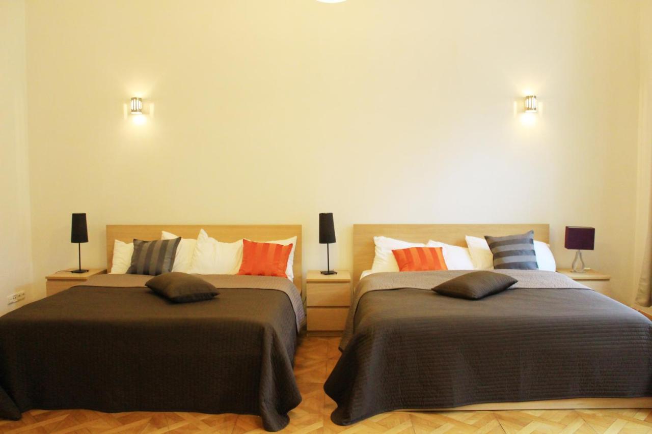 Beautiful Apartments In The City Center Praga Esterno foto