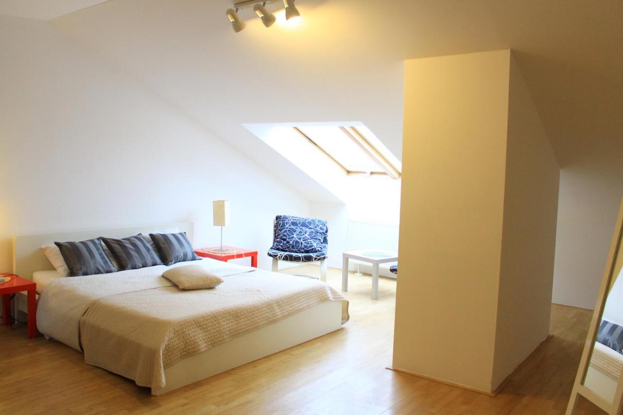 Beautiful Apartments In The City Center Praga Esterno foto