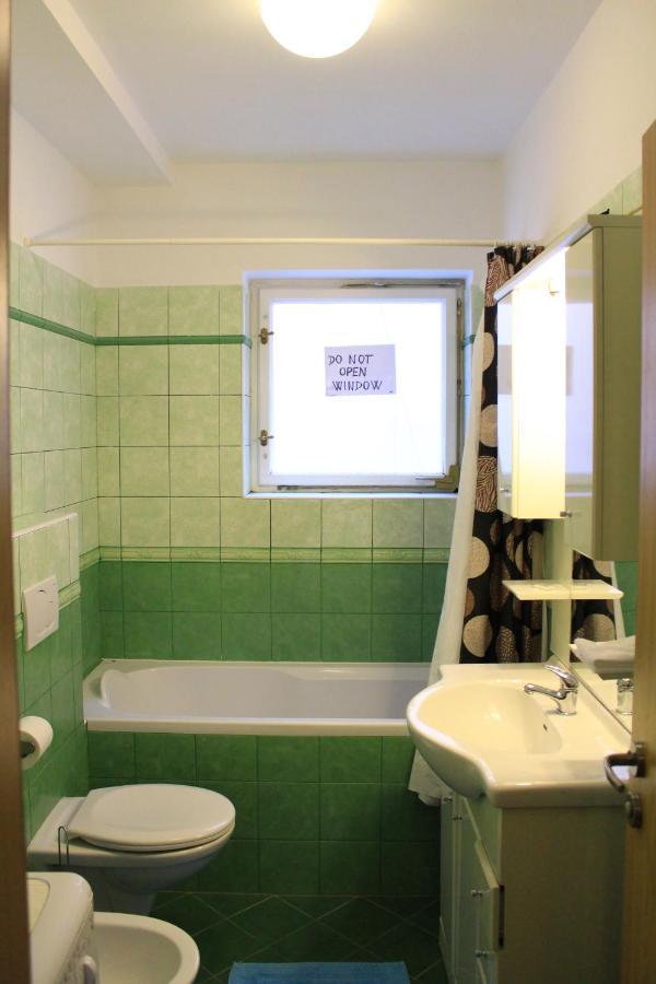 Beautiful Apartments In The City Center Praga Esterno foto