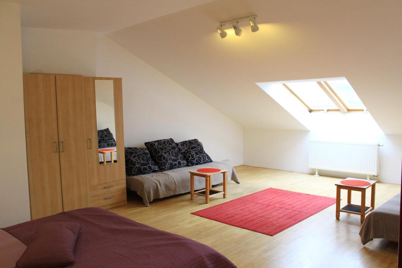 Beautiful Apartments In The City Center Praga Esterno foto