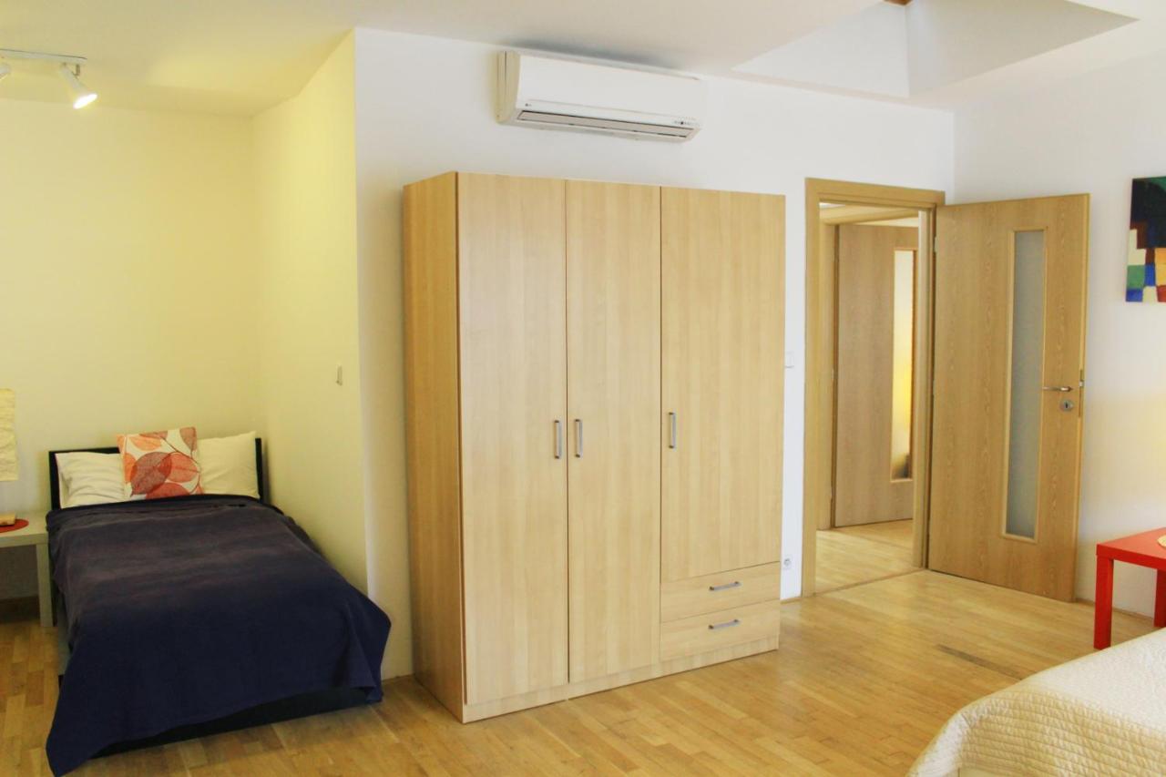 Beautiful Apartments In The City Center Praga Esterno foto