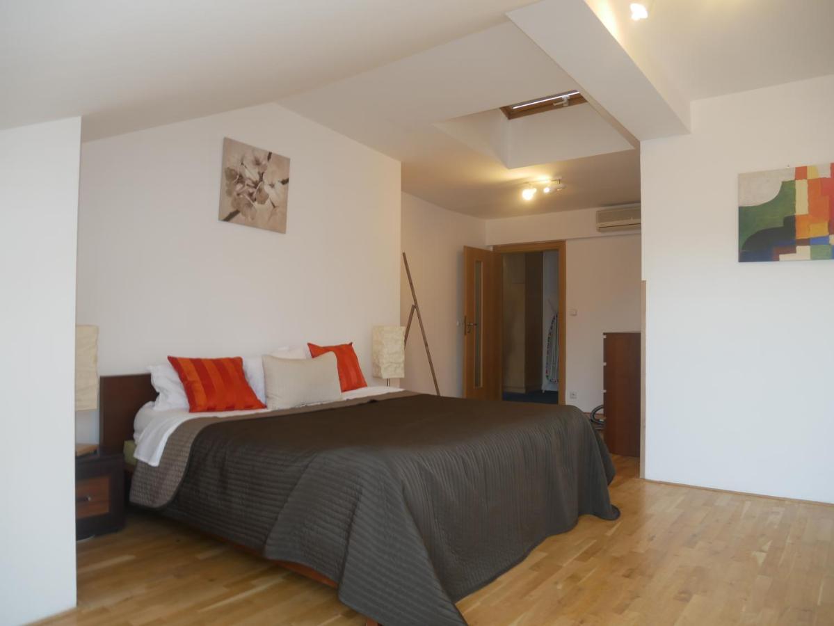Beautiful Apartments In The City Center Praga Esterno foto